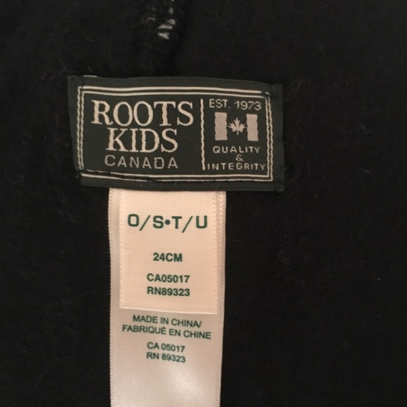 Roots Kids Winter Penguin Hat Knit - Picture 3 of 3